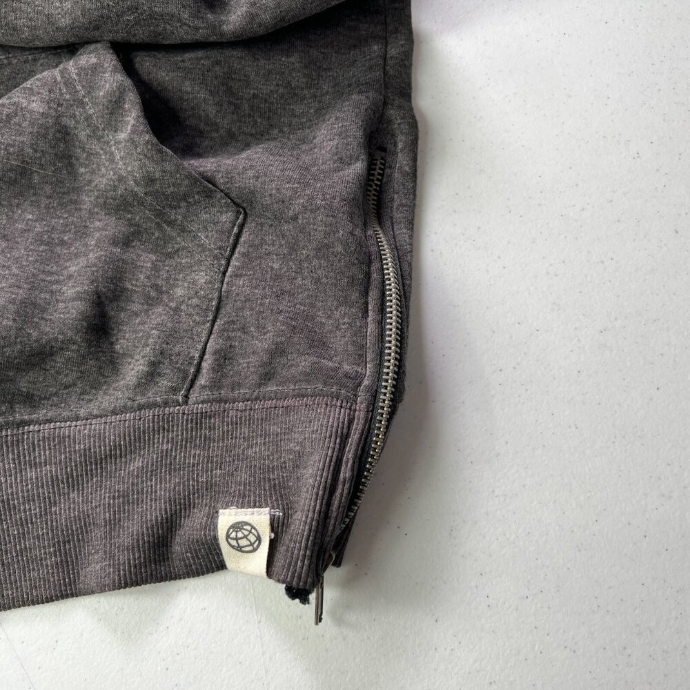 Free Planet Short Sleeve Hoodie Mens Medium Gray Pull Over Sweatshirt - Picture 5 of 7
